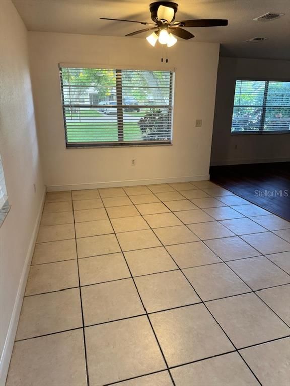 Empty room, Interior