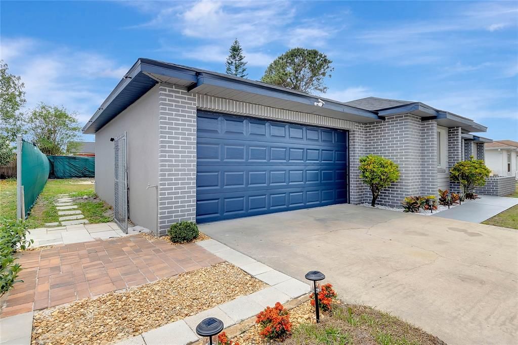 Detached Garage, Exterior