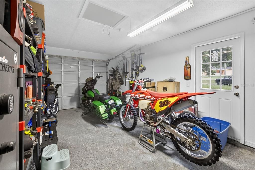 Garage, Interior