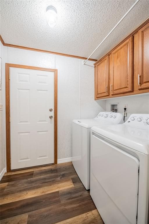 Interior, Washer, Wood Texture Flooring