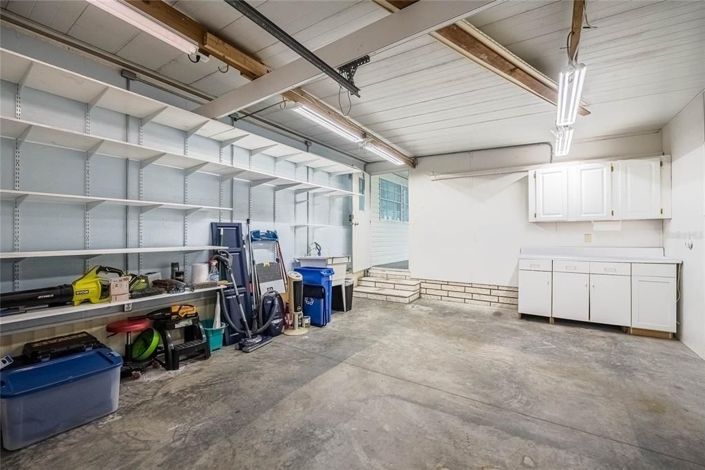 Garage, Interior