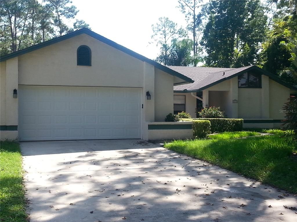 Attached, Exterior, Facade, Ranch