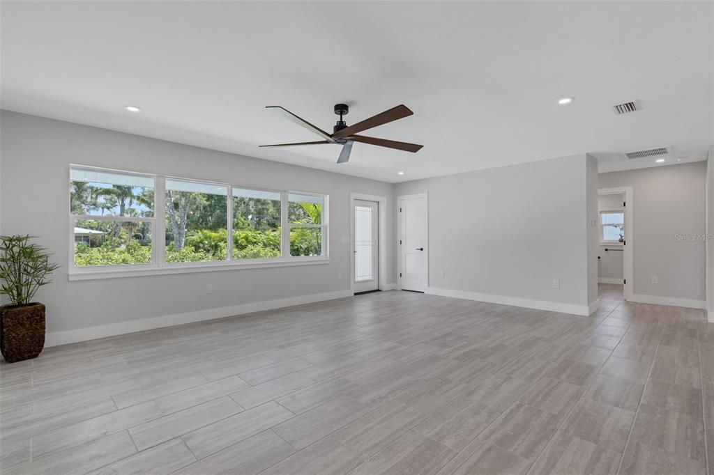 Empty room, Interior, Recessed Lighting, Wood Texture Flooring