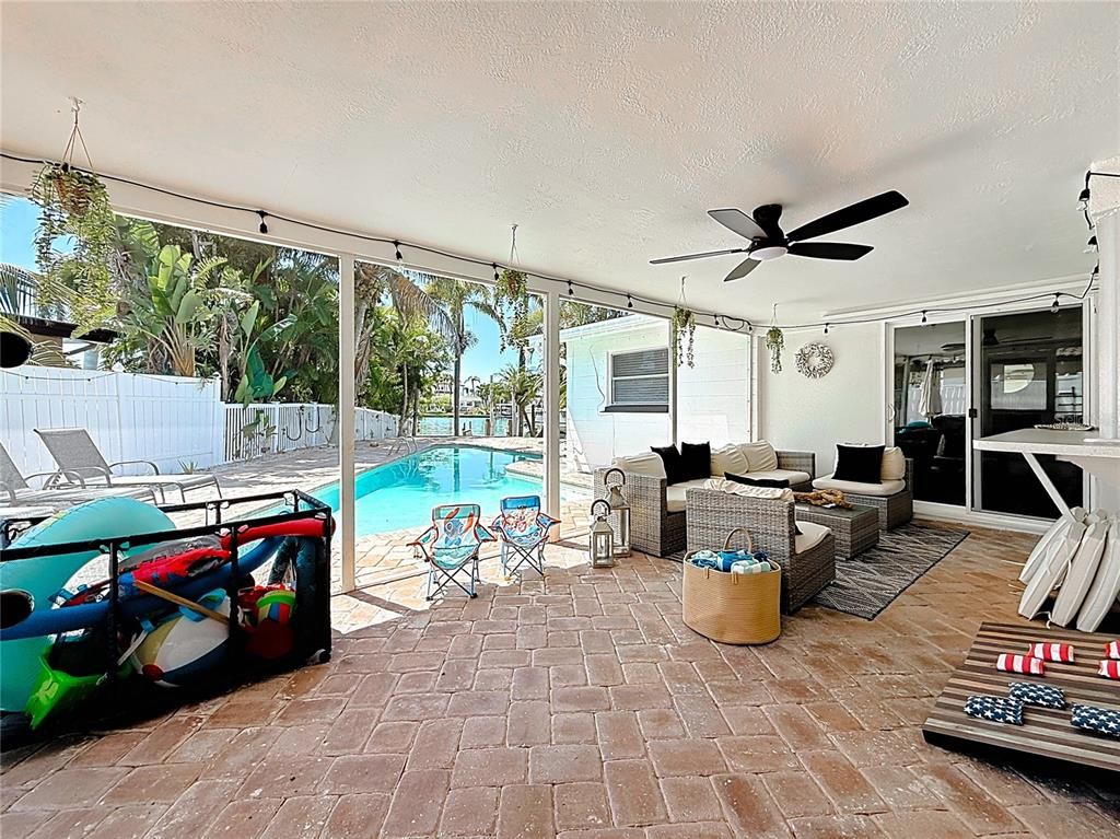 Exterior, Pool