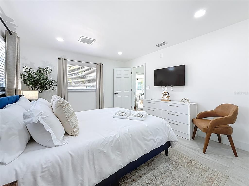 Bedroom, Interior, Recessed Lighting