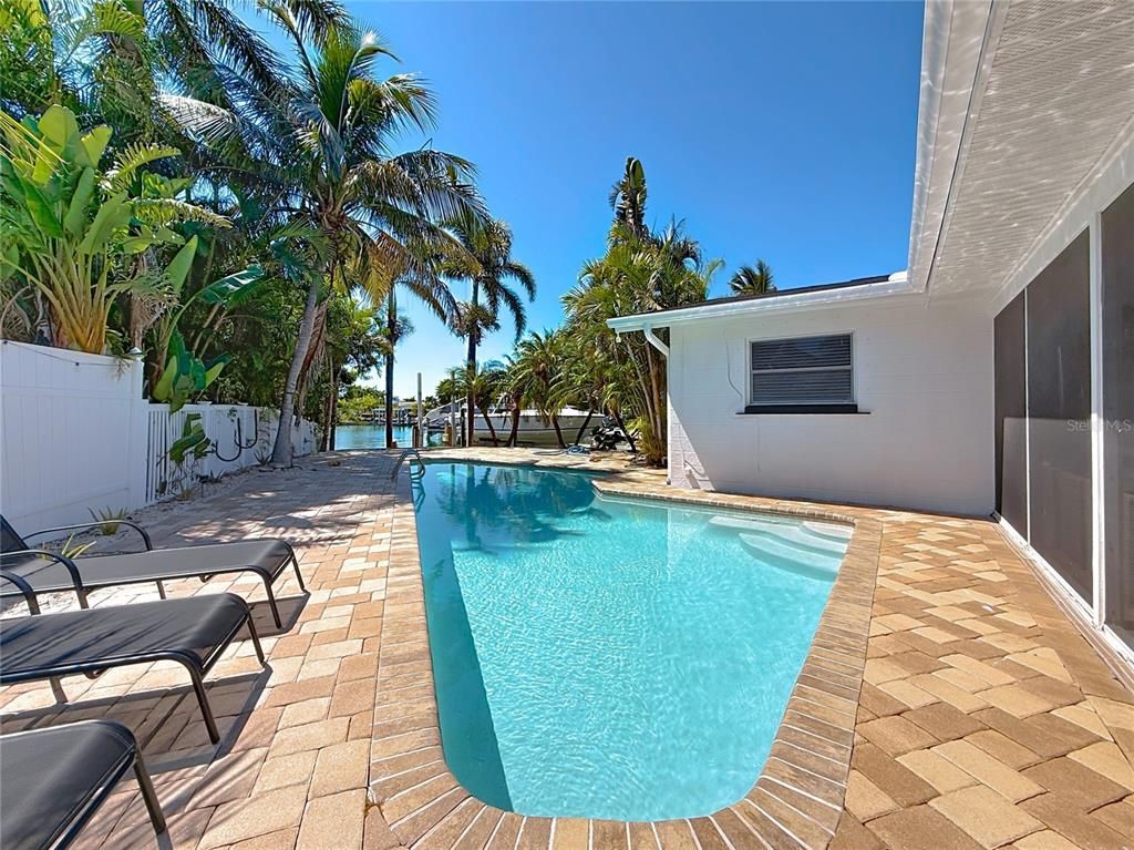 Exterior, Pool