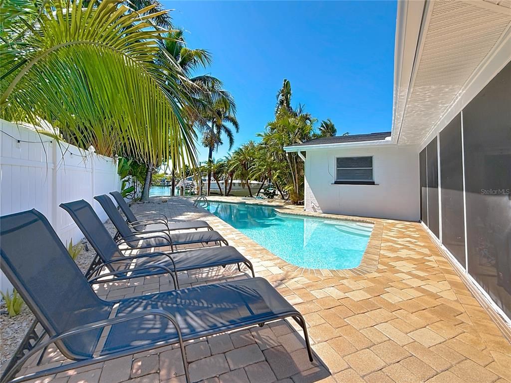 Exterior, Pool