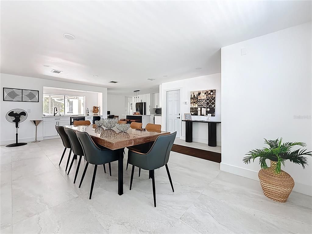 Dining room, Interior, Kitchen, Marble, Recessed Lighting