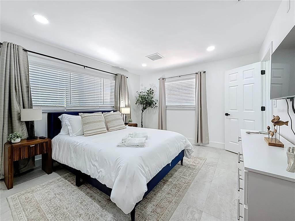 Bedroom, Interior, Recessed Lighting