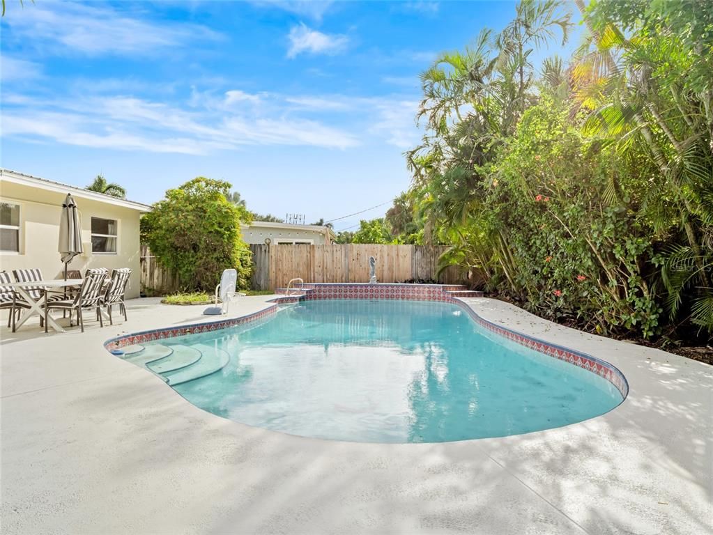 Exterior, Pool