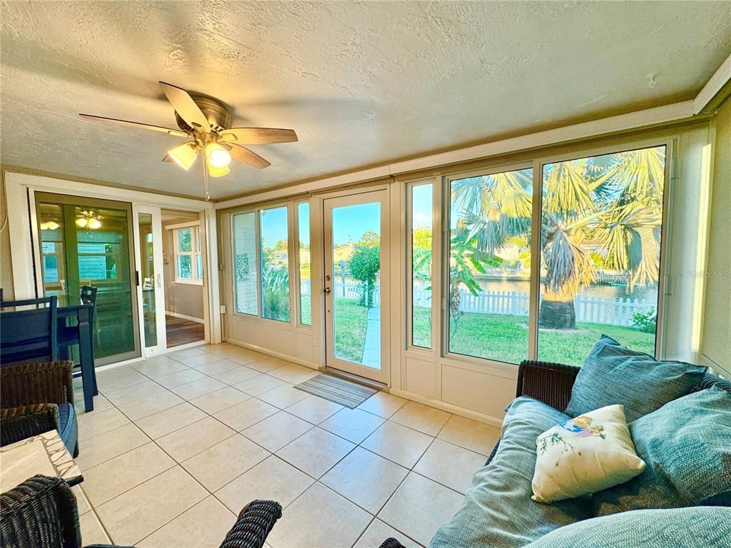 Interior, Sun Room, Water