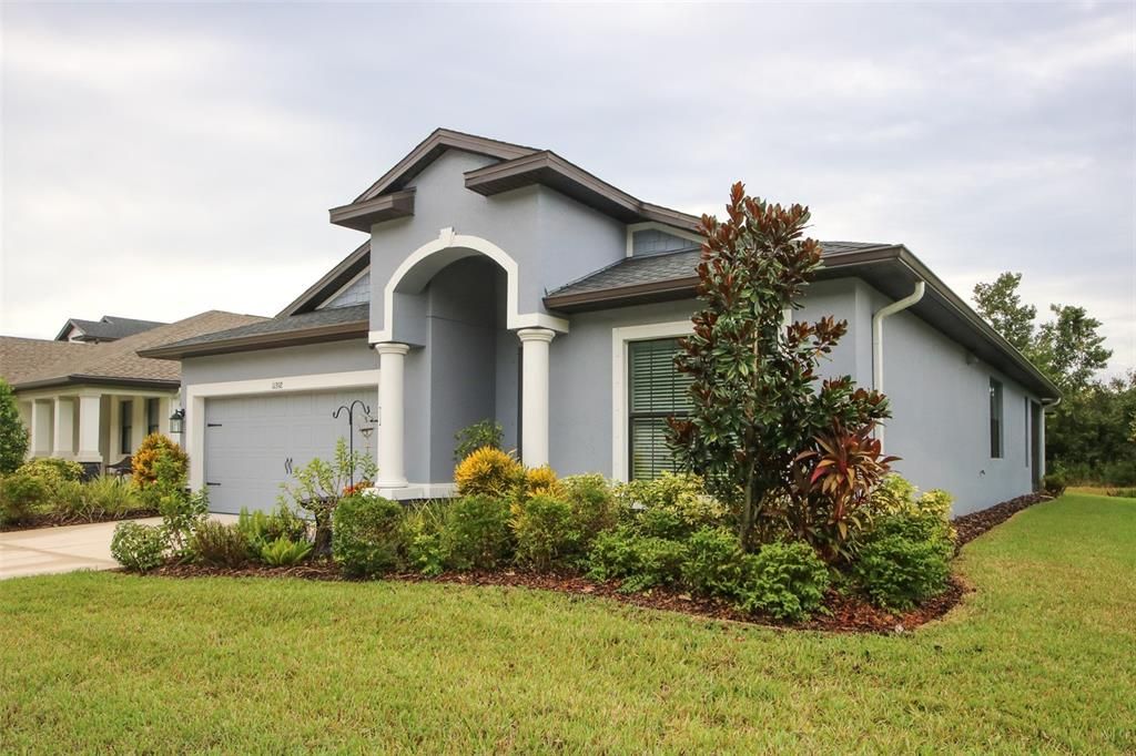 Attached, Exterior, Facade, Ranch