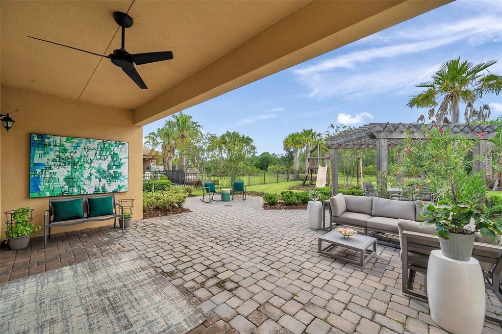 Exterior, Living room