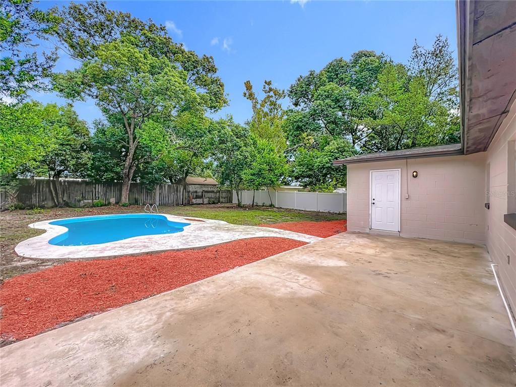Exterior, Pool