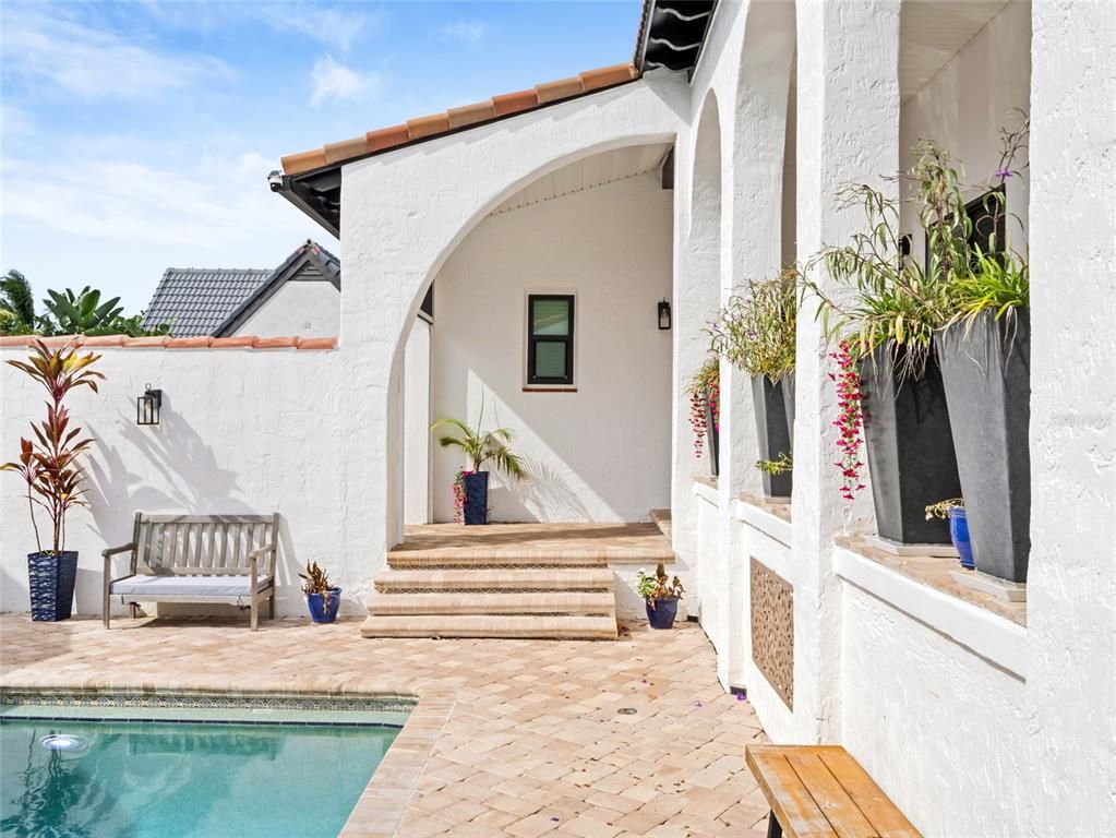 Exterior, Pool