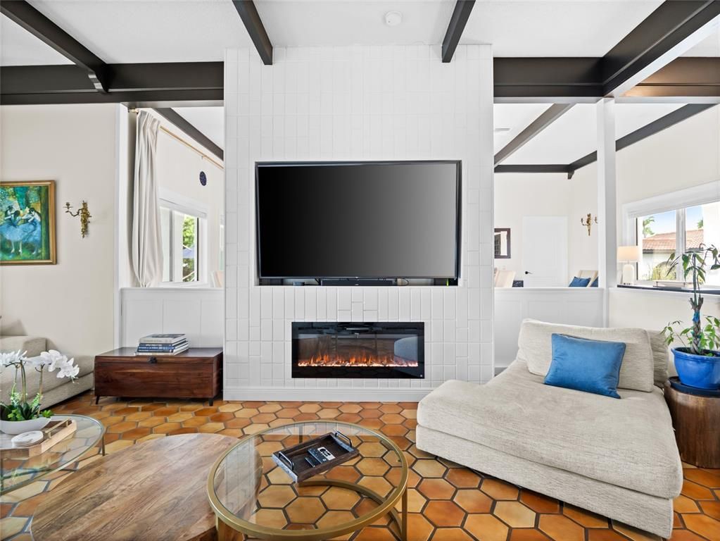 Fireplace, Interior, Living room