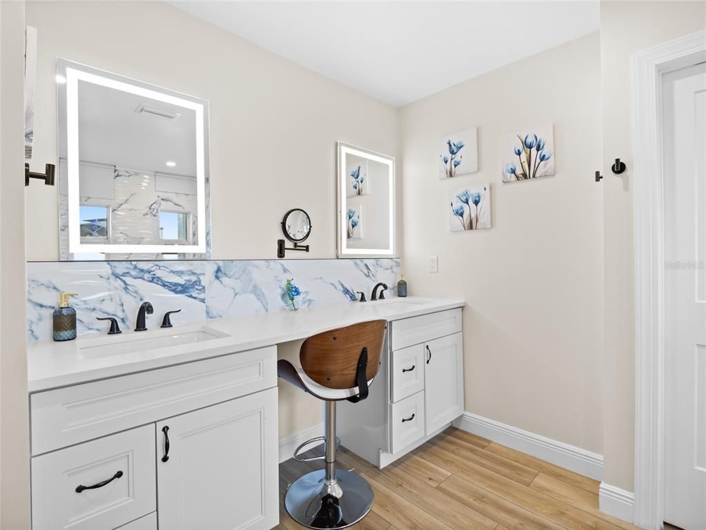 Bathroom, Interior, Recessed Lighting, Wood Texture Flooring