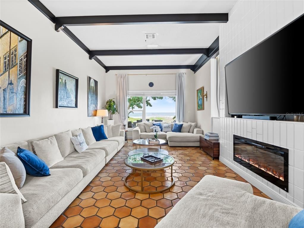 Fireplace, Interior, Living room, Water