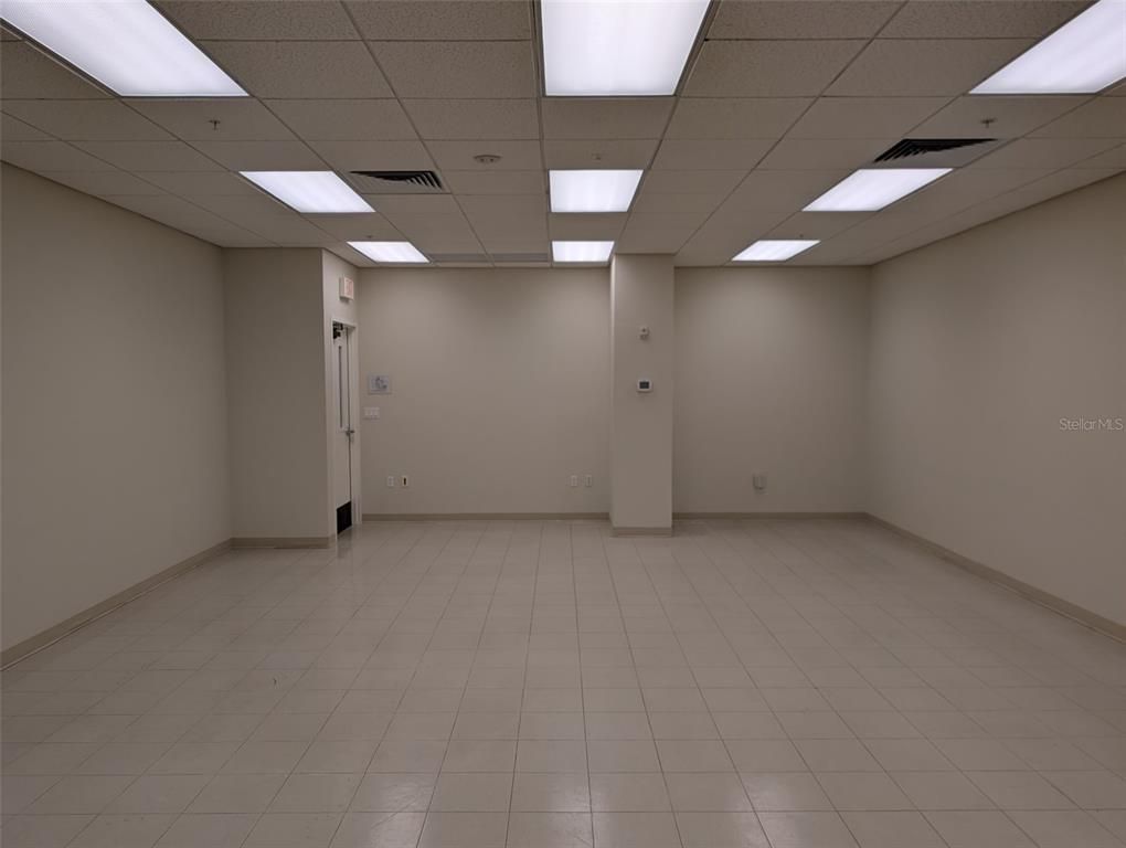 Elevator, Empty room, Interior, Recessed Lighting