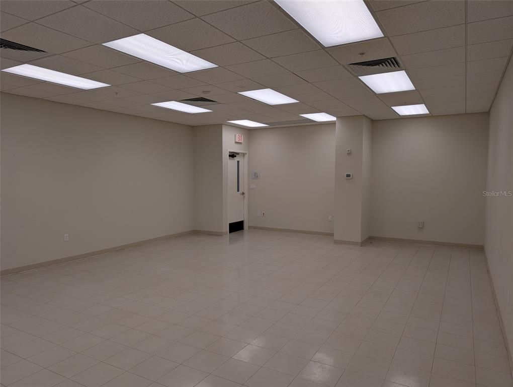 Elevator, Empty room, Interior, Recessed Lighting