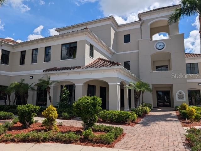 Exterior, Facade, Mediterranean