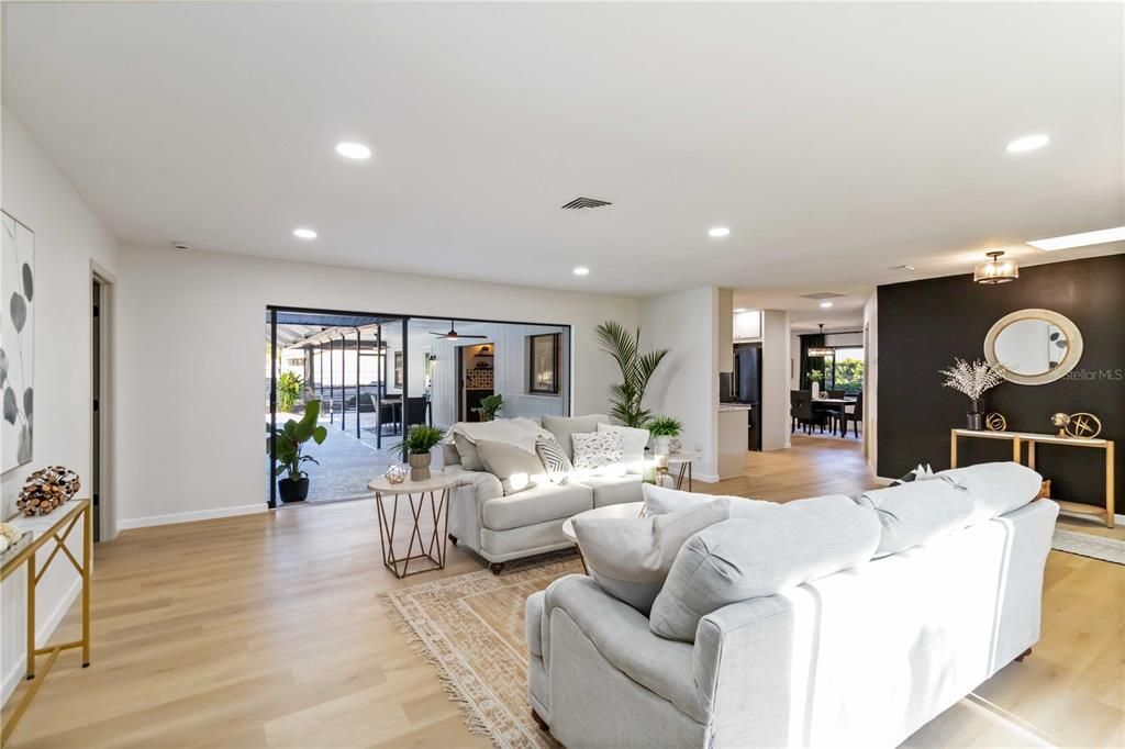Dining room, Interior, Living room, Recessed Lighting, Wood Texture Flooring