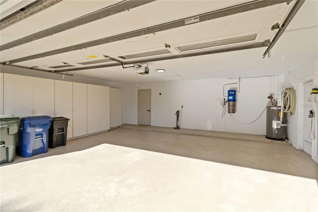 Garage, Interior
