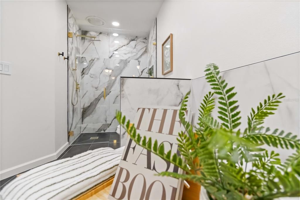 Bathroom, Interior, Marble Walls, Recessed Lighting