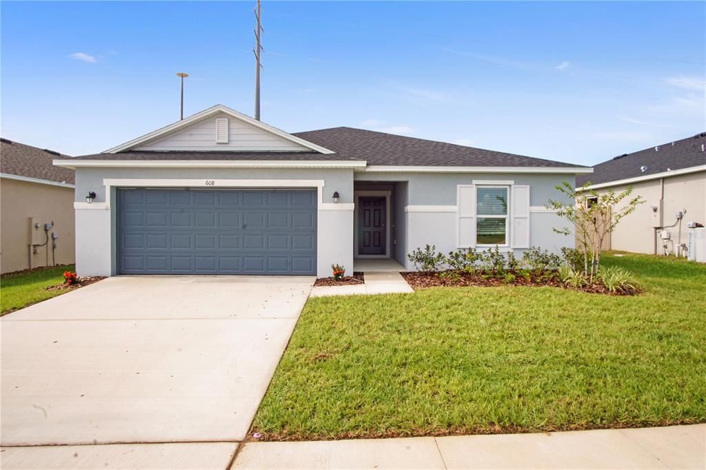 Attached, Exterior, Facade, Ranch