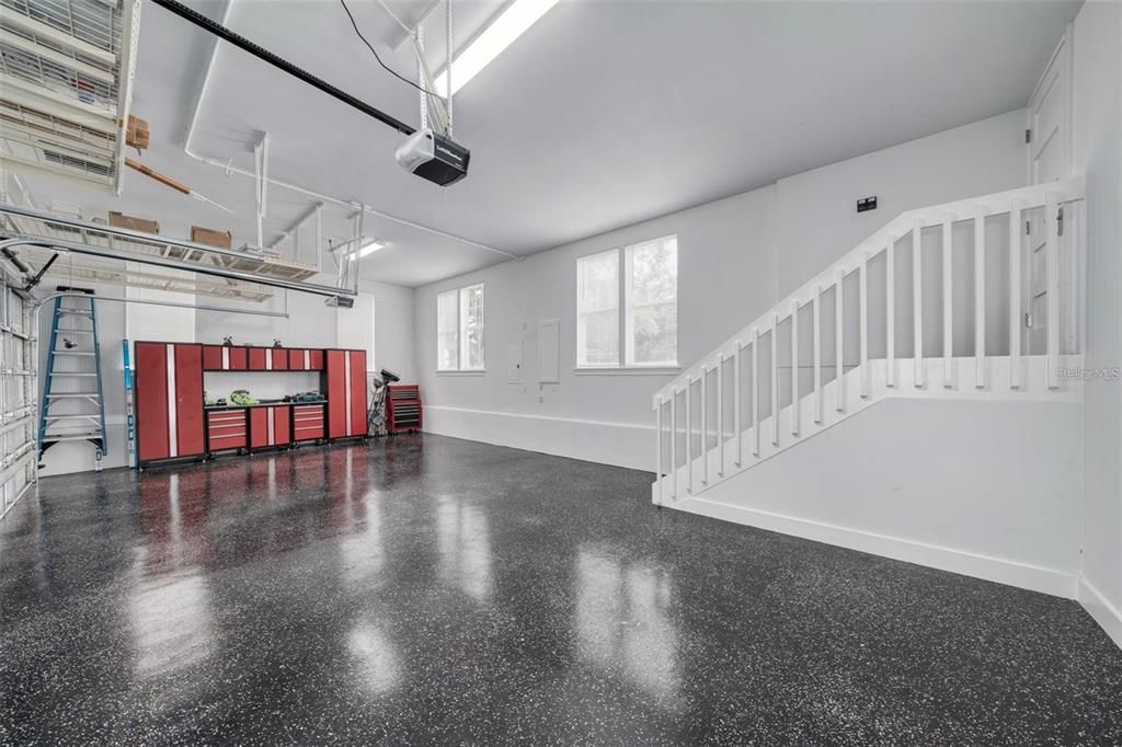 Garage, Interior