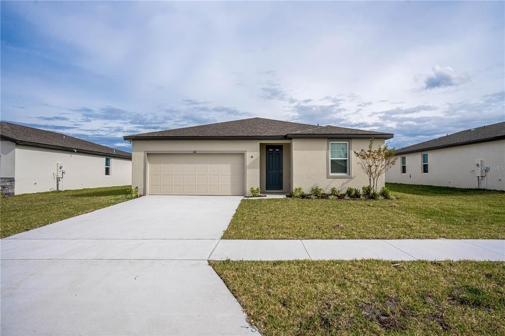 Attached, Exterior, Facade, Ranch
