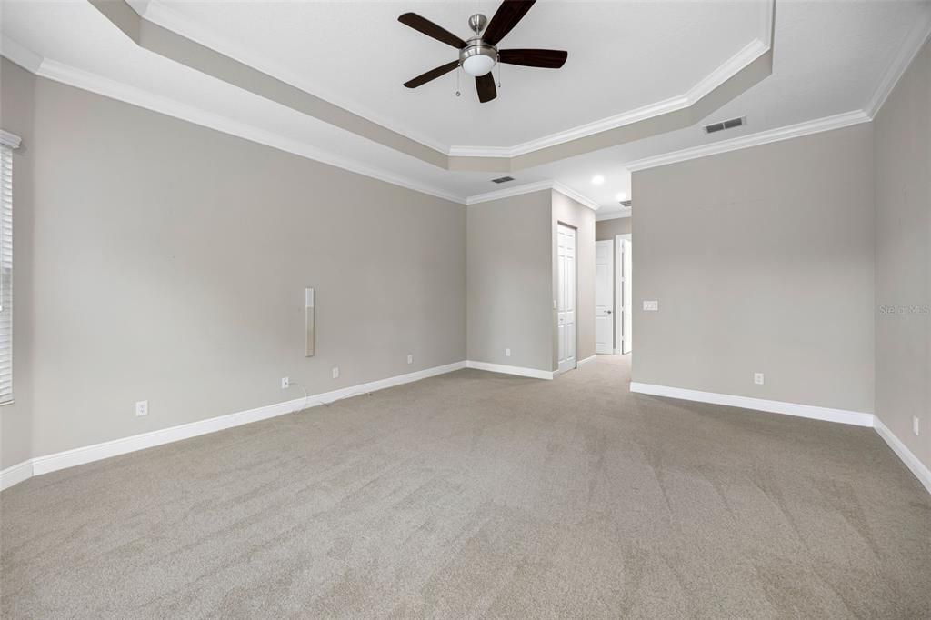 Empty room, Interior, Recessed Lighting