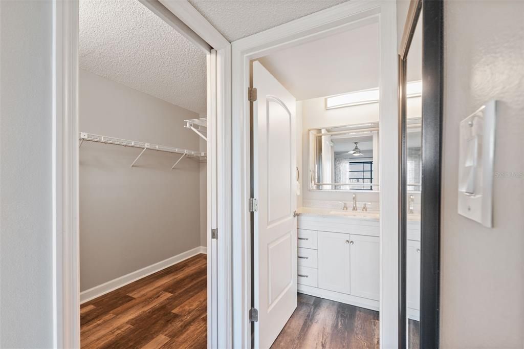 Interior, Walk-in Closets, Wood Texture Flooring