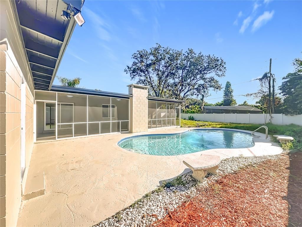 Exterior, Pool