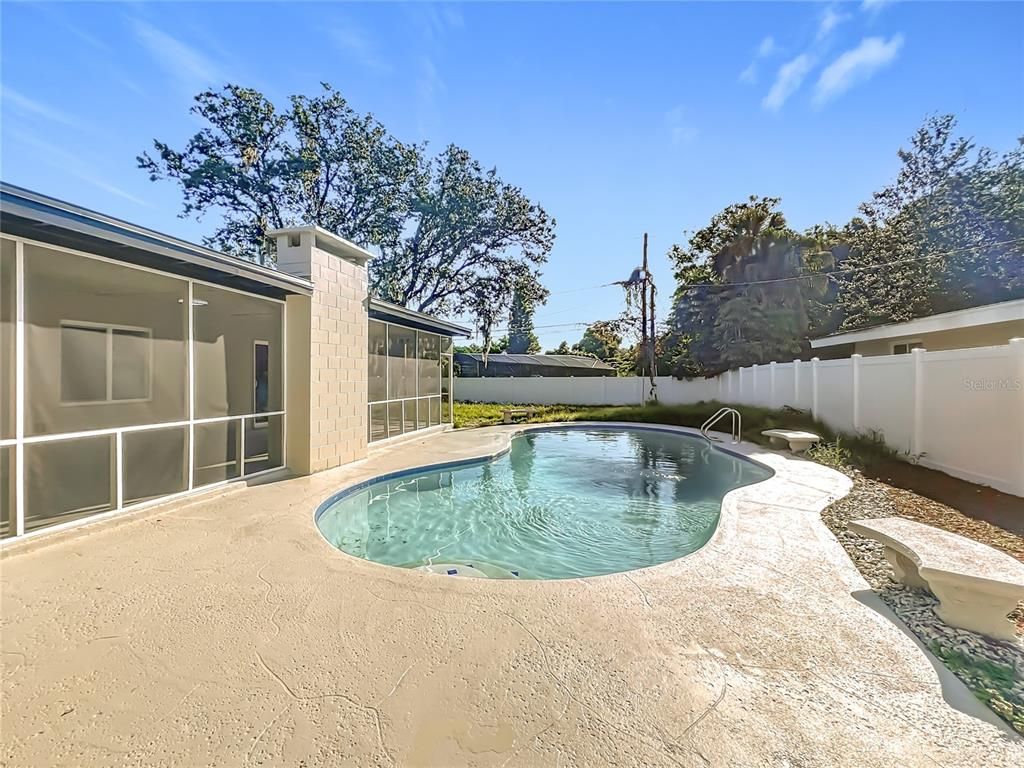 Exterior, Pool