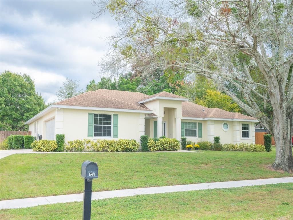 Backyard, Exterior, Facade, Ranch