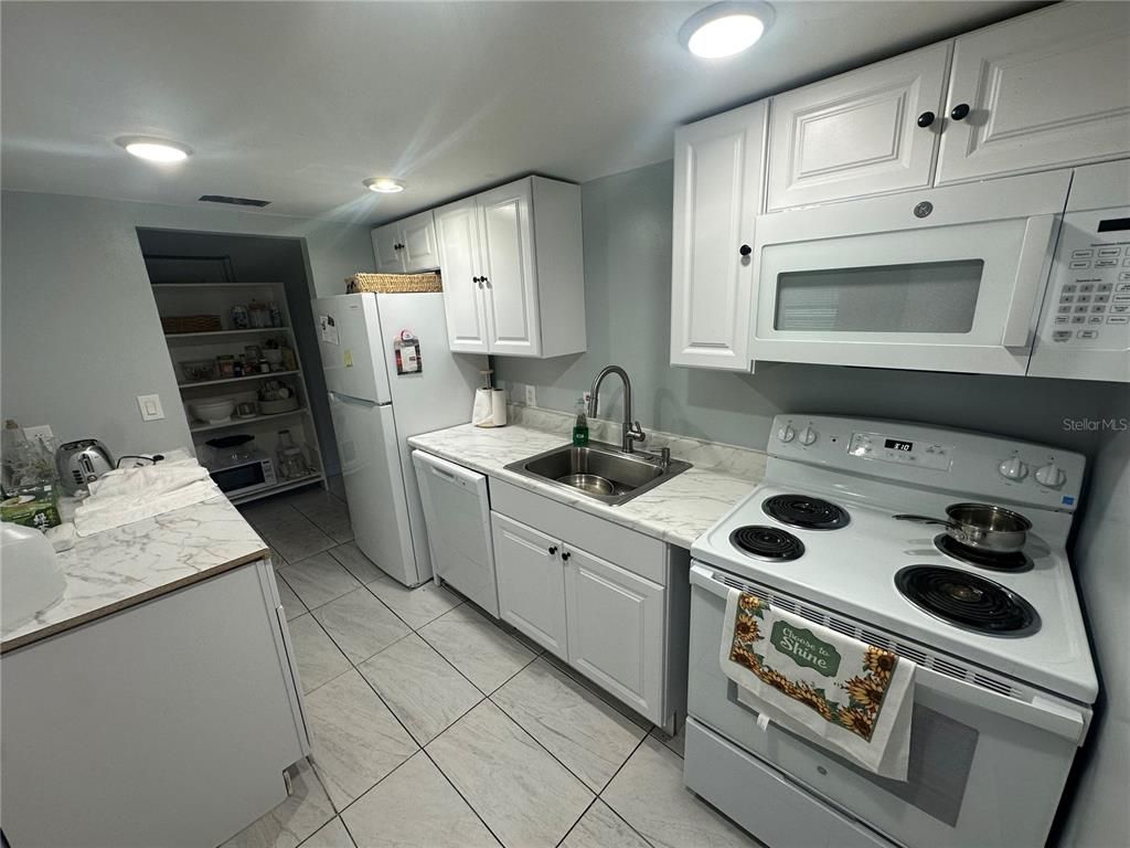 Interior, Kitchen, Recessed Lighting