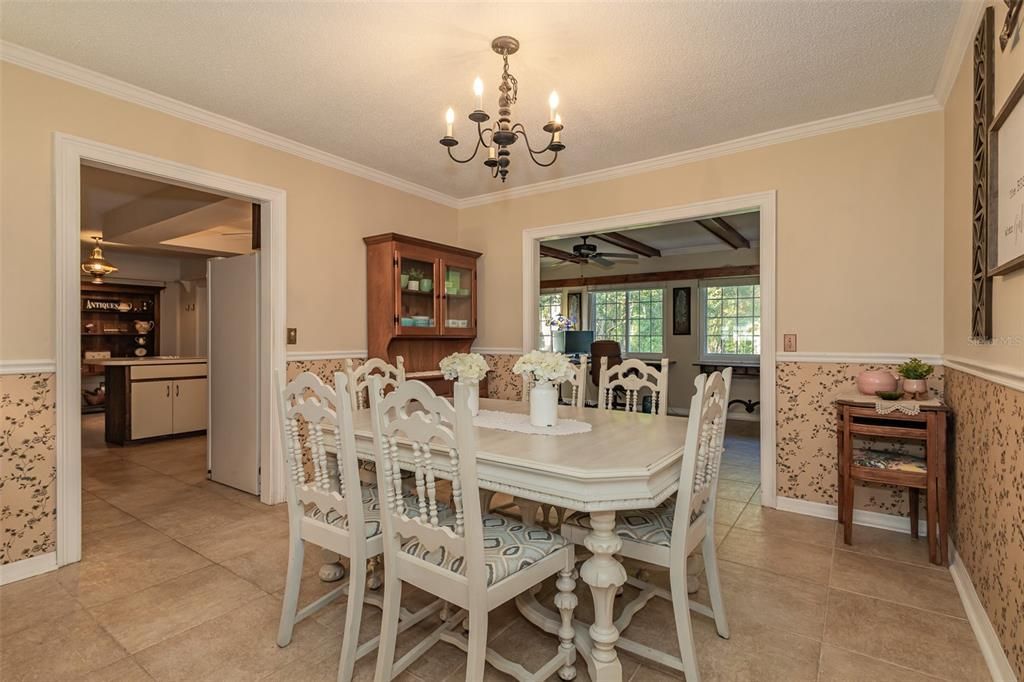 Chandelier, Dining room, Interior