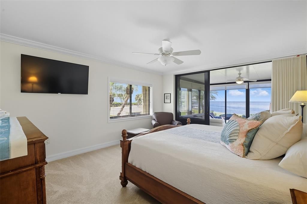 Bedroom, Interior, Water