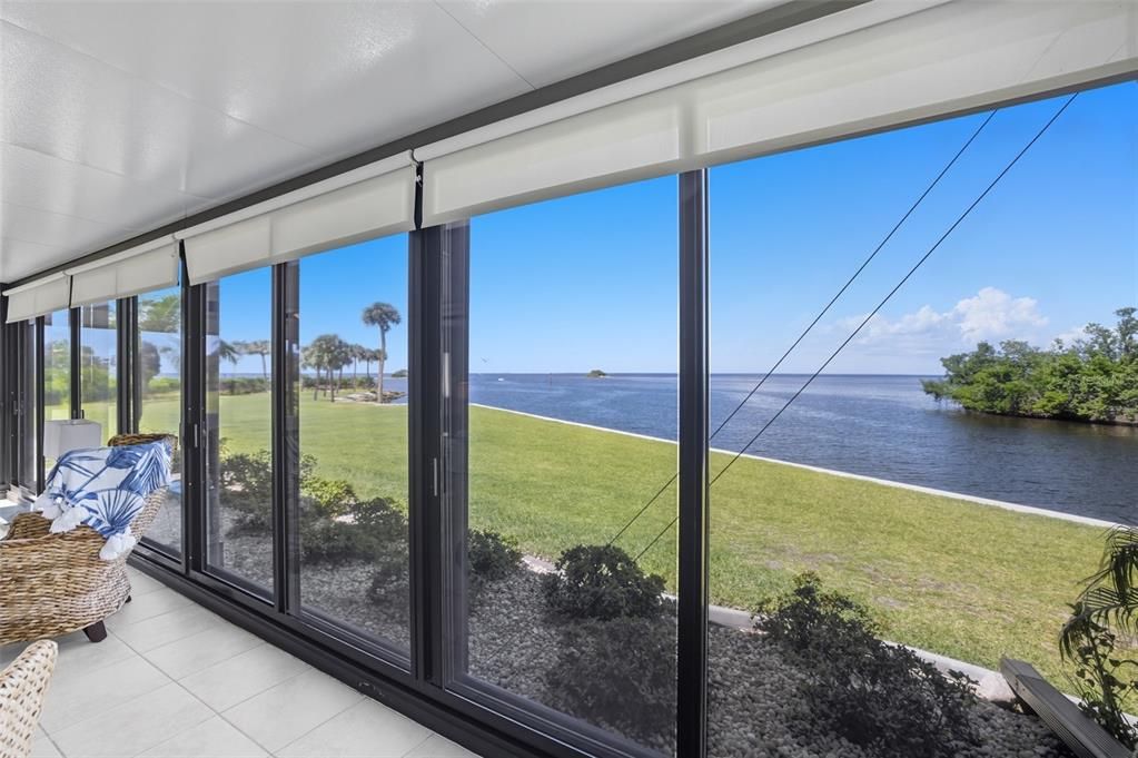 Interior, Sun Room, Water