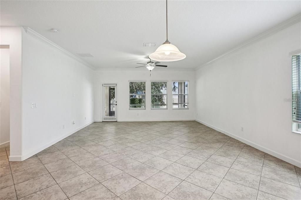 Empty room, Interior, Pendant Lights