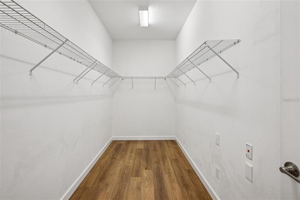Interior, Walk-in Closets, Wood Texture Flooring