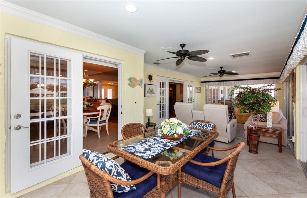 Dining room, Interior, Living room, Recessed Lighting