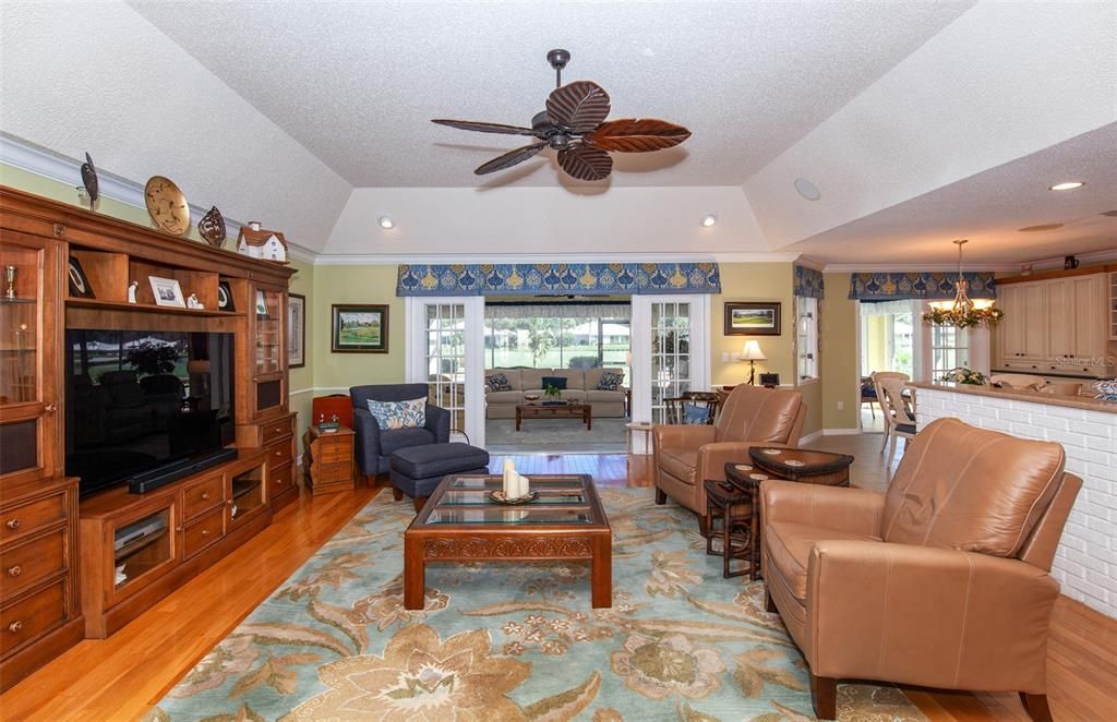 Chandelier, Dining room, Interior, Living room, Recessed Lighting, Wood Texture Flooring