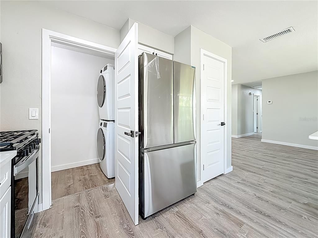 Interior, Kitchen, Utility Closets, Washer, Wood Texture Flooring