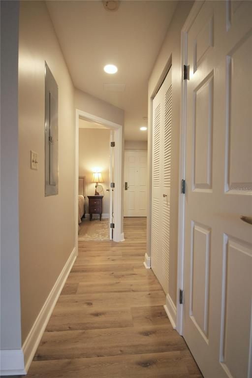 Interior, Recessed Lighting, Wood Texture Flooring