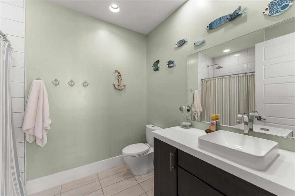 Bathroom, Interior, Recessed Lighting