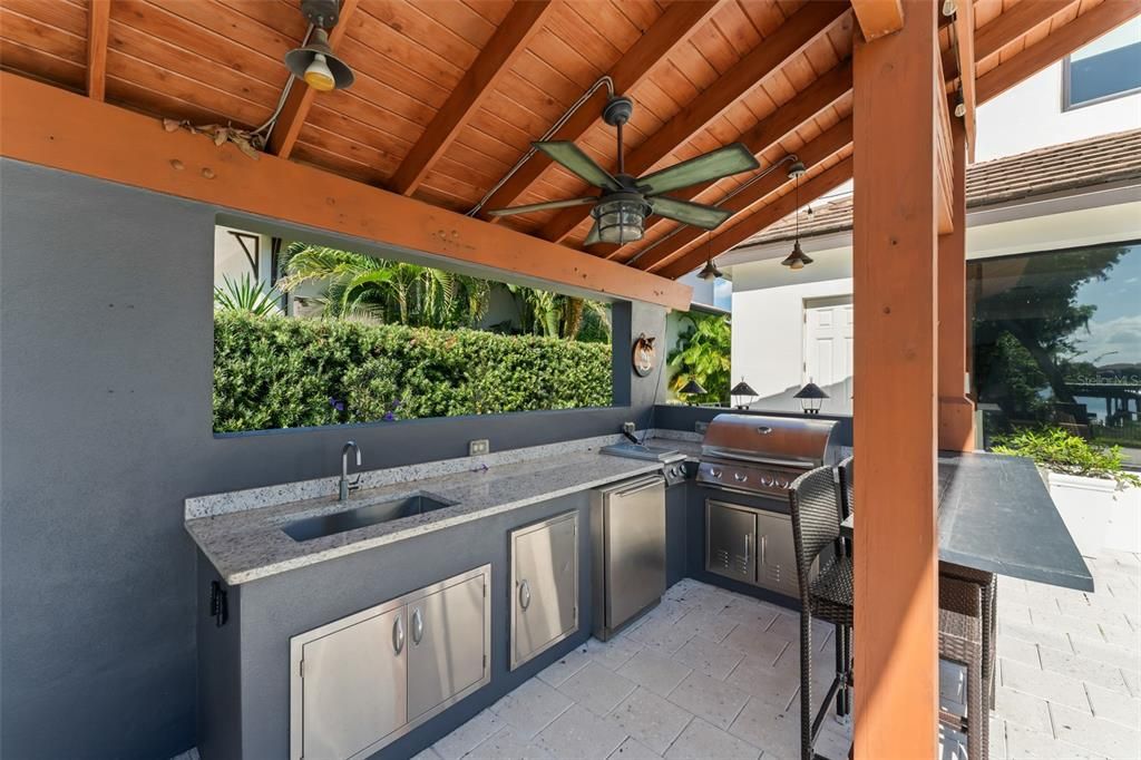 Exterior, Outdoor Kitchen