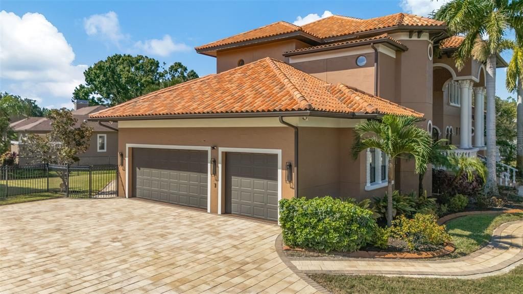 Attached, Exterior, Facade, Mediterranean