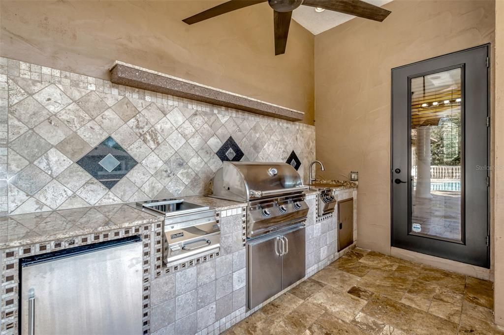 Interior, Stainless Steel Appliances